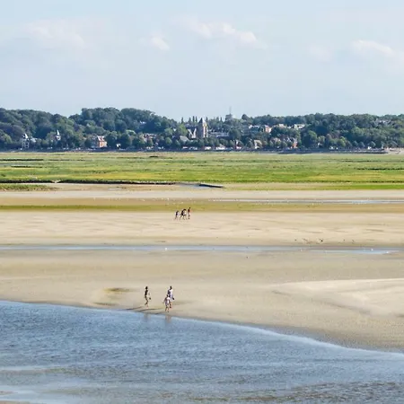 Gites Aupthiesomme 度假居 *
